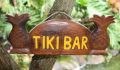 Tiki Bar Schild mit Ananas